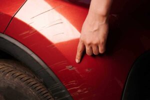 graffi dalla carrozzeria dell’auto