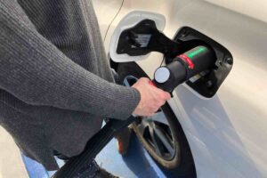 Conviene acquistare un'auto ad idrogeno? Ecco quanti km percorre con 10 euro di rifornimento
