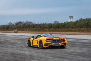 Questa è l'auto di serie con motore a combustione più potente di sempre: le specifiche fanno imbarazzare una Ferrari
