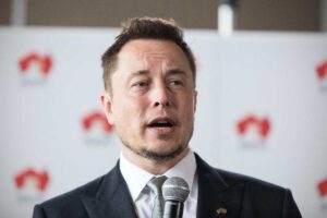 Il fondatore della Tesla, Elon Musk, è un genio dell’informatica.