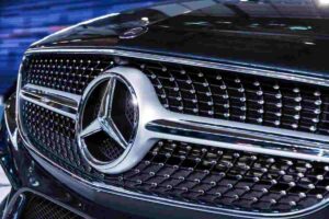 Mercedes scatta il richiamo