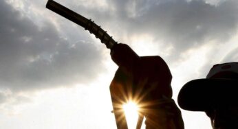 Allarme benzina, c’è qualcosa che non quadra: è polemica sui prezzi e scatta la novità