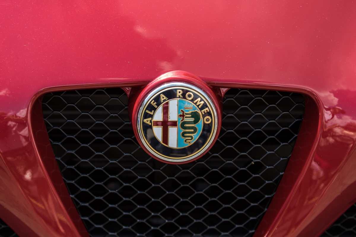 L'Alfa Romeo cambia logo: è una svolta epocale, ecco come sarà e perché (FOTO)