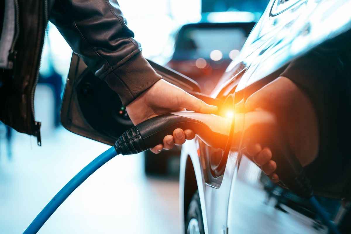 Disastro per il mondo delle auto elettriche