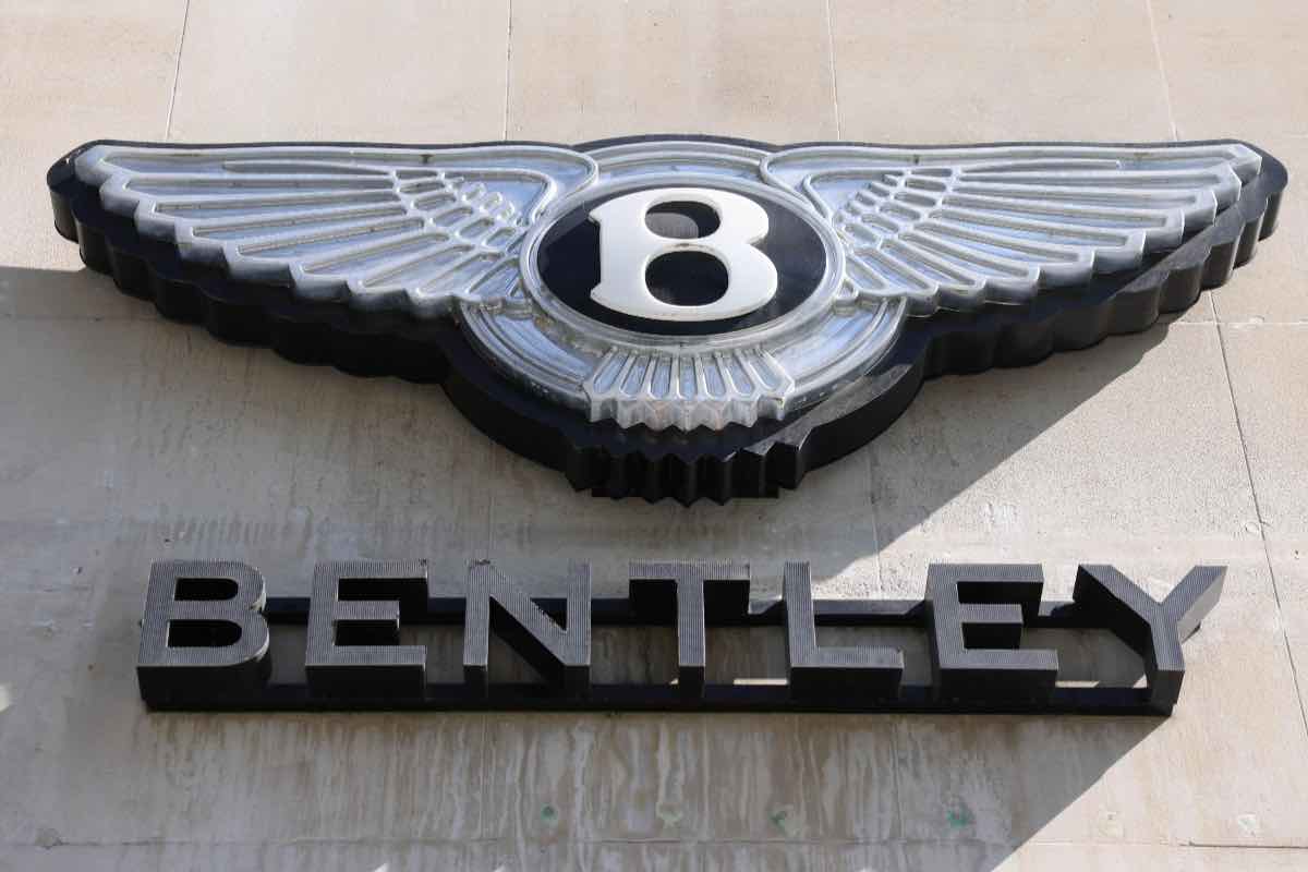 Bentley si prepara a lanciare un nuovo SUV