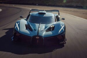 Bugatti Bolide 2.000 cavalli video