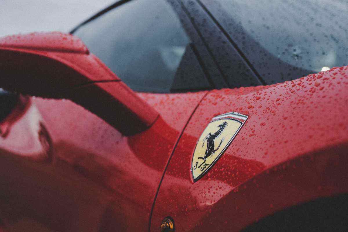 Foto spia nuova Ferrari
