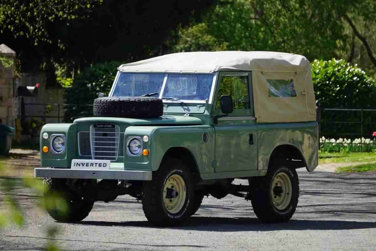 La rivoluzione elettrica Land Rover