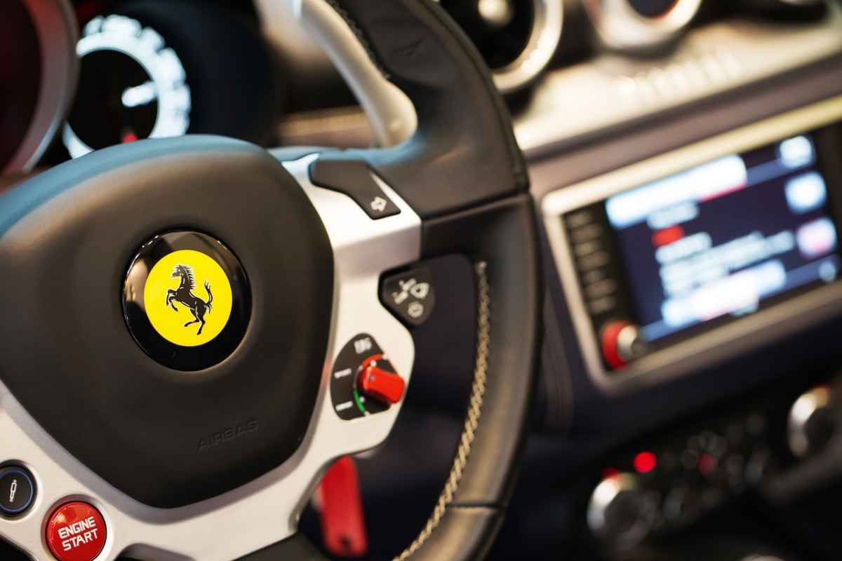 Ferrari, il segreto che rende unica l'azienda di Maranello: svelato il "vero" motivo della sua leggenda