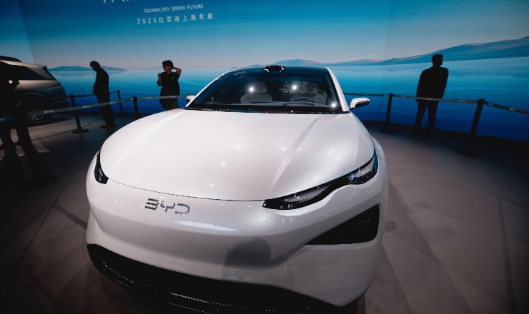 BYD soffiati dirigenti a Stellantis
